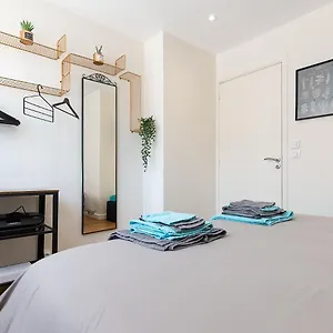 Appartement Le Valles - Hypercentre Parking Gratuit Wifi Netflix Amazon Prime, Villeurbanne